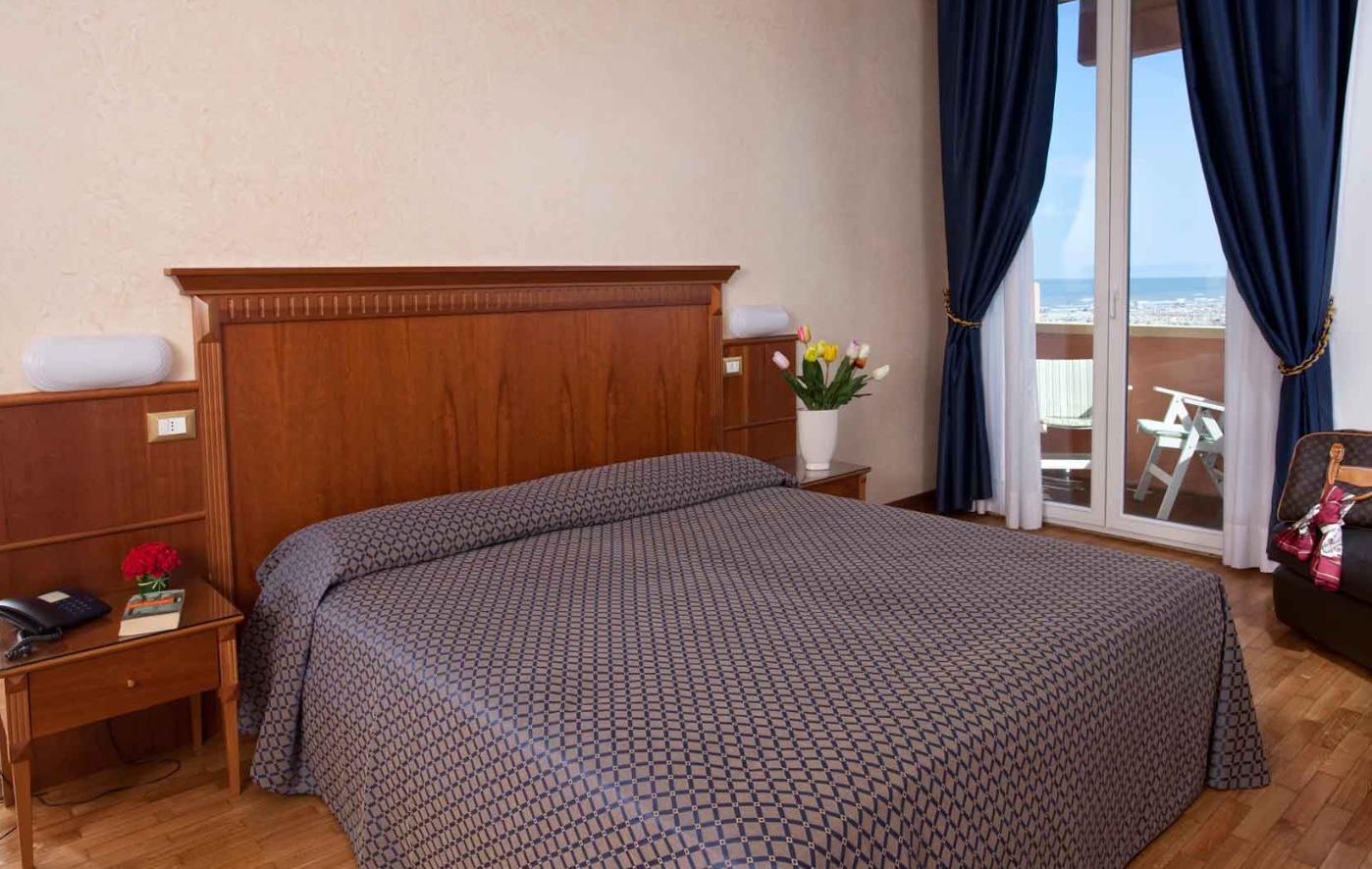 Hotel Bellevue Rimini Buitenkant foto